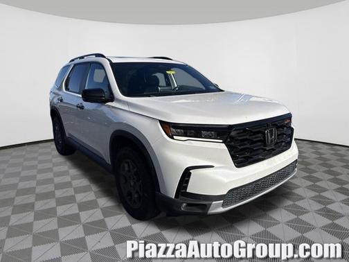 Platinum White Pearl 2024 Honda Pilot TrailSport