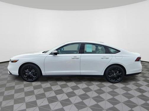 Platinum White Pearl 2025 Honda Accord SE