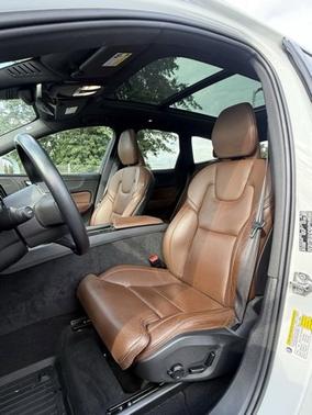 2022 Volvo XC60 Inscription