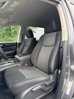 2020 Nissan Pathfinder S