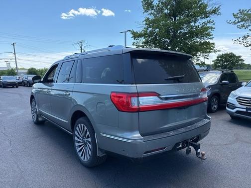 Jade Metallic 2019 Lincoln Navigator L Reserve