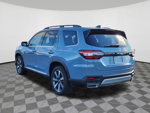 Sonic Gray Pearl 2025 Honda Pilot Touring