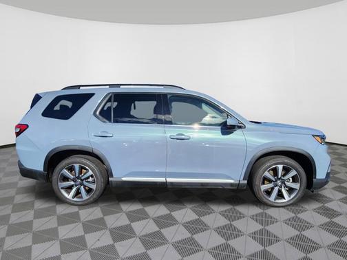 Sonic Gray Pearl 2025 Honda Pilot Touring
