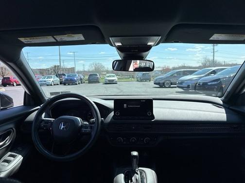 Platinum White Pearl 2023 Honda HR-V Sport