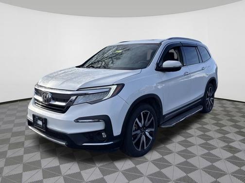 2022 Honda Pilot Touring 8-Passenger