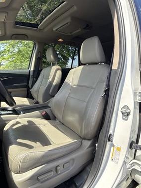 White Diamond Pearl 2019 Honda Pilot Elite
