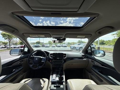 White Diamond Pearl 2019 Honda Pilot Elite