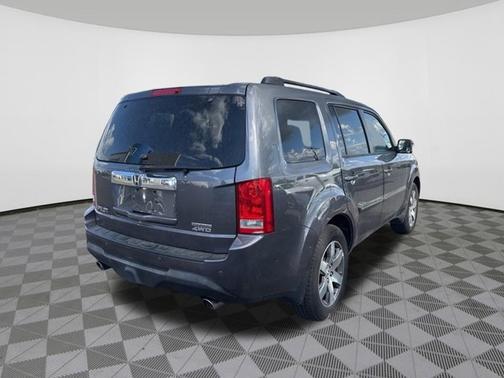 Modern Steel Metallic 2015 Honda Pilot Touring