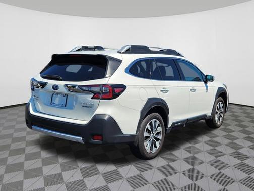 Crystal White Pearl 2023 Subaru Outback Touring
