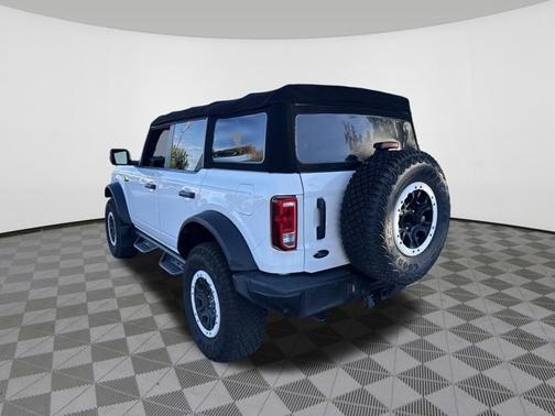 Oxford White 2022 Ford Bronco Black Diamond