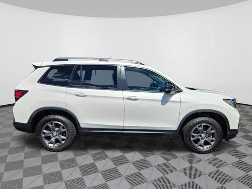 Platinum White Pearl 2024 Honda Passport TrailSport