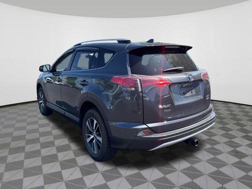 Magnetic Gray Metallic 2016 Toyota RAV4 XLE