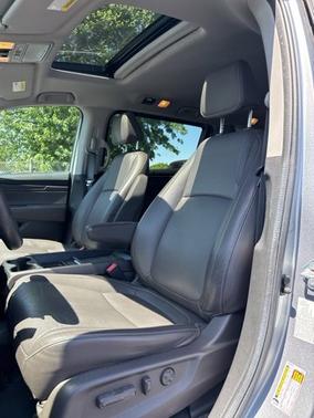 Lunar Silver Metallic 2024 Honda Odyssey EX-L