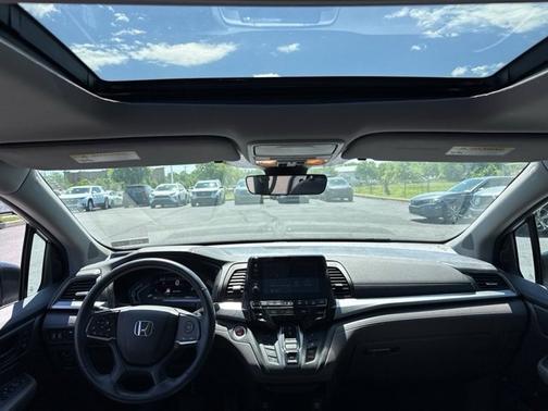 Lunar Silver Metallic 2024 Honda Odyssey EX-L