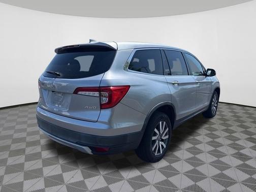 Lunar Silver Metallic 2019 Honda Pilot EX