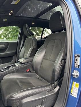 2021 Volvo XC40 R-Design