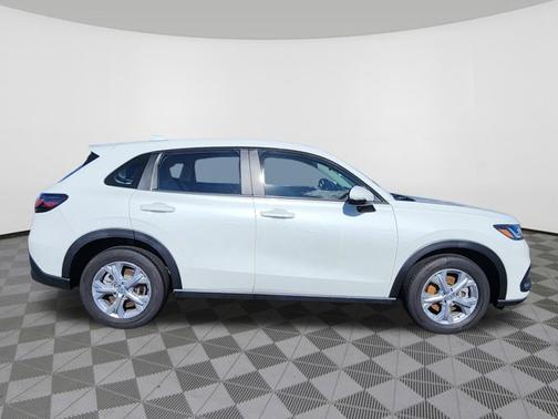 Platinum White Pearl 2024 Honda HR-V LX