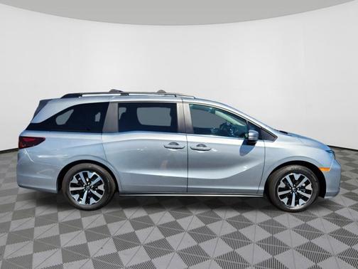 Solar Silver Metallic 2026 Honda Odyssey EX-L