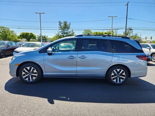 Solar Silver Metallic 2026 Honda Odyssey EX-L
