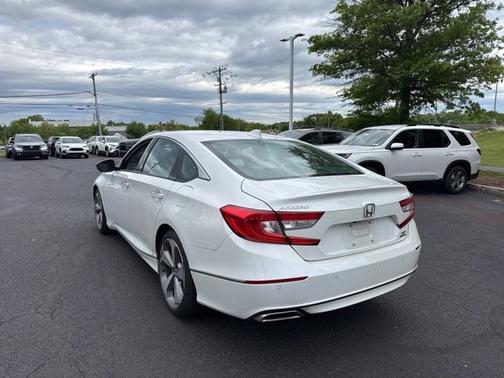 Platinum White Pearl 2018 Honda Accord Touring 2.0T