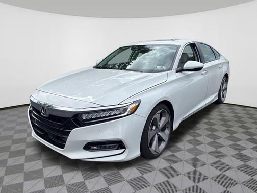 Platinum White Pearl 2018 Honda Accord Touring 2.0T