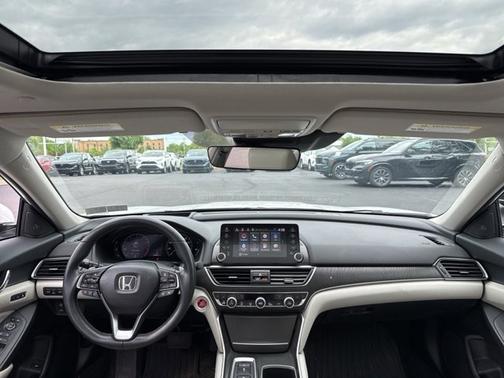 Platinum White Pearl 2018 Honda Accord Touring 2.0T
