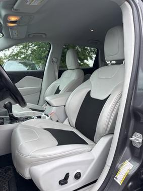 Granite Crystal Metallic Clearcoat 2020 Jeep Cherokee Latitude Plus