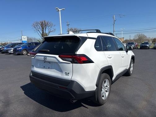 2020 Toyota RAV4 XLE