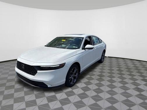 Platinum White Pearl 2023 Honda Accord EX