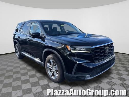 Crystal Black Pearl 2023 Honda Pilot EX-L 8 Passenger