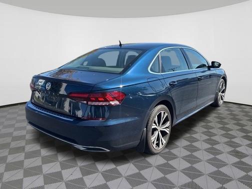 2021 Volkswagen Passat 2.0T SE