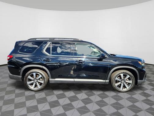 Crystal Black Pearl 2023 Honda Pilot Elite
