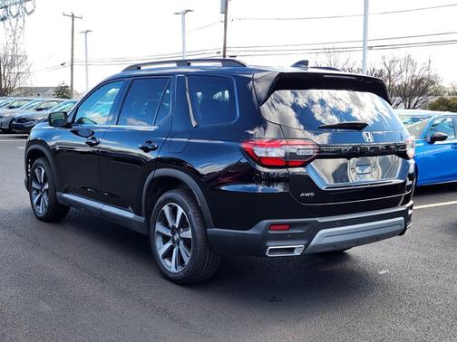 Crystal Black Pearl 2023 Honda Pilot Elite