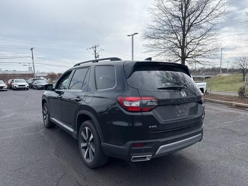 Crystal Black Pearl 2023 Honda Pilot Elite
