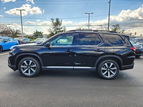 Crystal Black Pearl 2023 Honda Pilot Elite