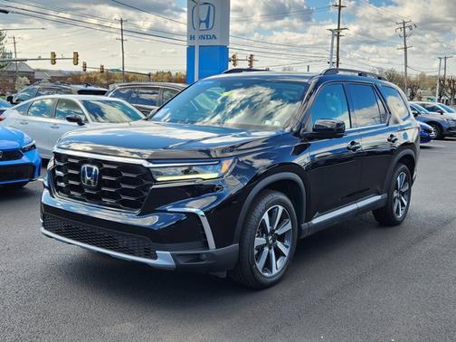 Crystal Black Pearl 2023 Honda Pilot Elite