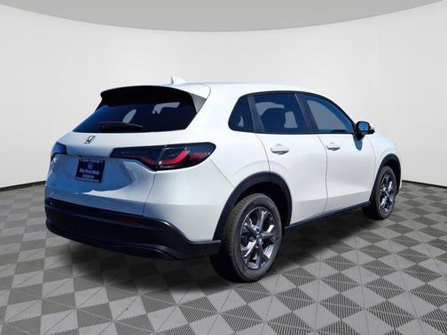 Platinum White 2026 Honda HR-V LX