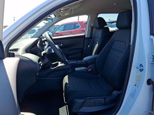 Platinum White 2026 Honda HR-V LX