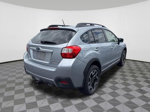 Ice Silver Metallic 2016 Subaru Crosstrek 2.0i