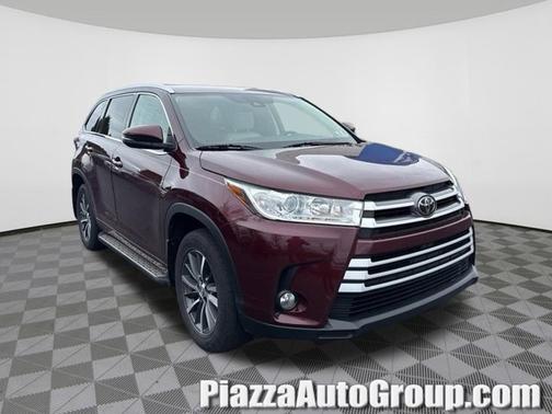 Ooh La La Rouge Mica 2018 Toyota Highlander XLE