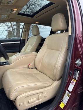 Ooh La La Rouge Mica 2018 Toyota Highlander XLE