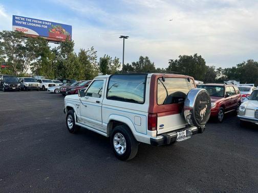 1986 Ford Bronco II Standard 2D Utility 4WD