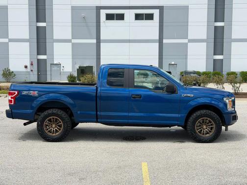Lightning Blue 2018 Ford F-150 XL