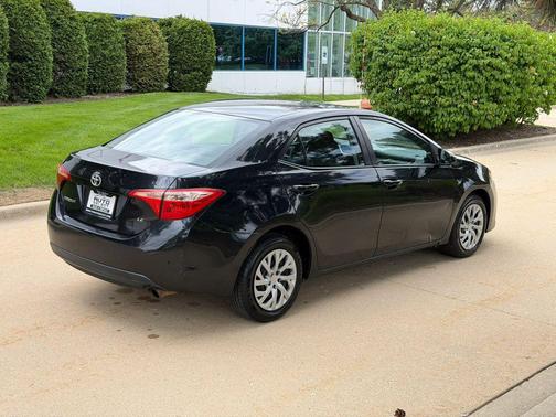 Black Sand Pearl 2017 Toyota Corolla LE