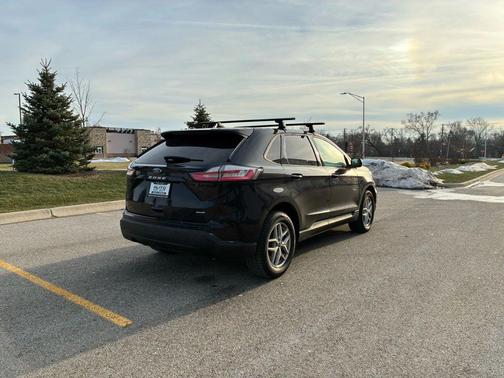 2021 Ford Edge SE