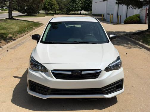 Crystal White Pearl 2022 Subaru Impreza Base