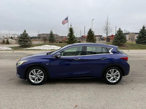 2019 INFINITI QX30 LUXE