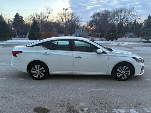 2023 Nissan Altima S FWD