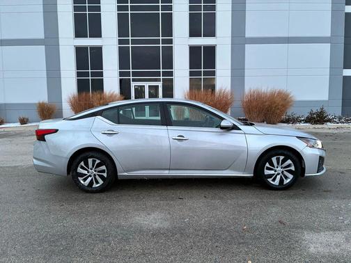 2023 Nissan Altima S FWD