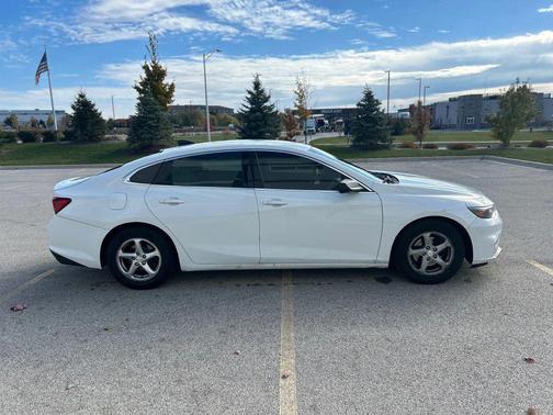 2017 Chevrolet Malibu 1LS